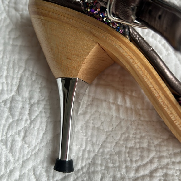 Gorgeous Betsy Johnson, sequin, scrappy heels, size 6 - Picture 5 of 11